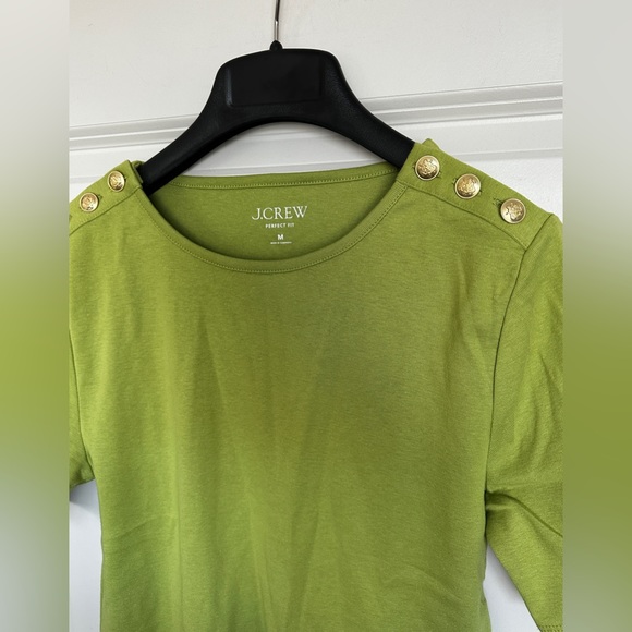 Perfect-fit elbow-sleeve T-shirt with buttons - Picture 5 of 7